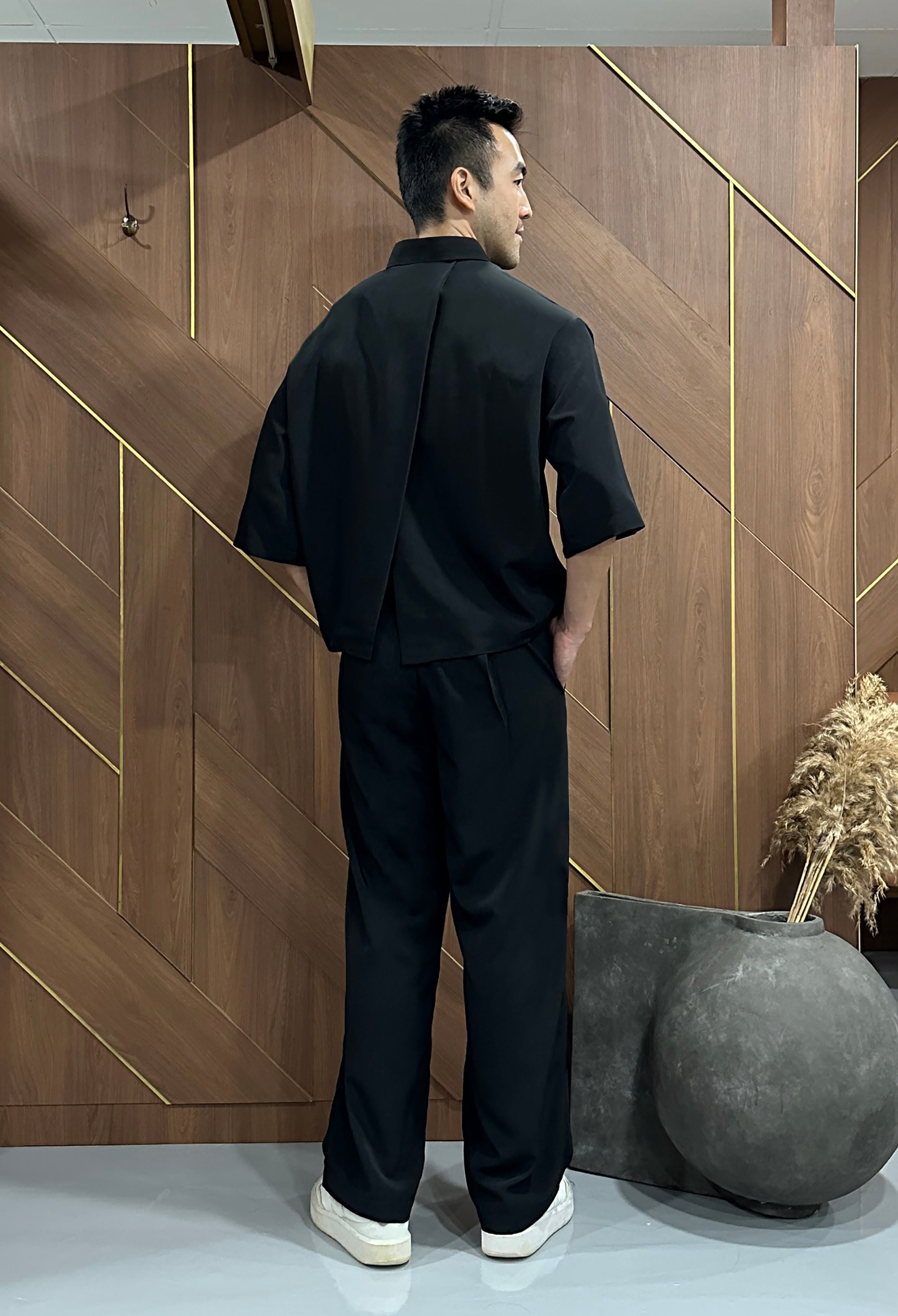 (unisex) Chris Shirt <span>NEW</span>